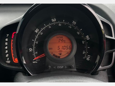 Toyota Aygo 1.0 VVT-i x-play Hatchback 5dr Petrol Manual Euro 6 (71 ps) 6