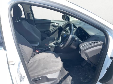 Ford Focus 1.0T EcoBoost Titanium Euro 6 (s/s) 5dr 12