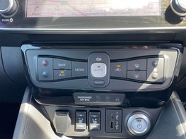 Nissan LEAF Leaf Tekna 5dr 110kw 39kwh (Automatic) 45