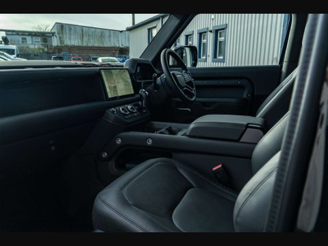 Land Rover Defender 3.0 Defender Hard Top X-Dynamic HSE DMHEV A 4WD 3dr 9