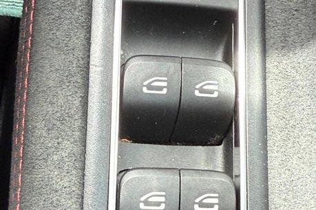 Mercedes-Benz A Class 1.3 A200 AMG Line (Executive) Euro 6 (s/s) 5dr 33