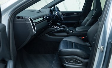 Porsche Cayenne E-Hybrid Coupe 19