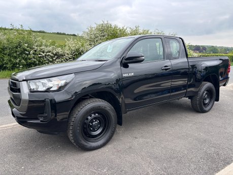 Toyota Hilux Active ECB 4WD D-4D Pickup 