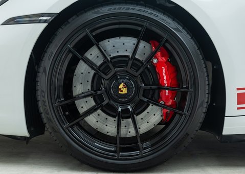 Porsche 911 Carrera 4 GTS (992) 