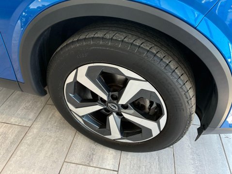 Nissan Qashqai 1.3 DIG-T MHEV N-Connecta XTRON Euro 6 (s/s) 5dr 20