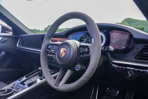 Porsche 911 TURBO S PDK 12