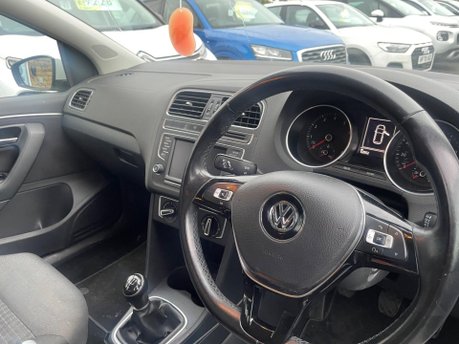 Volkswagen Polo SE TSI 8