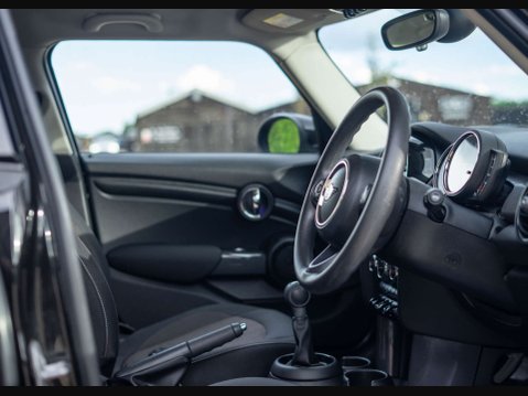 Mini Hatch 1.5 Cooper Classic 5dr 27