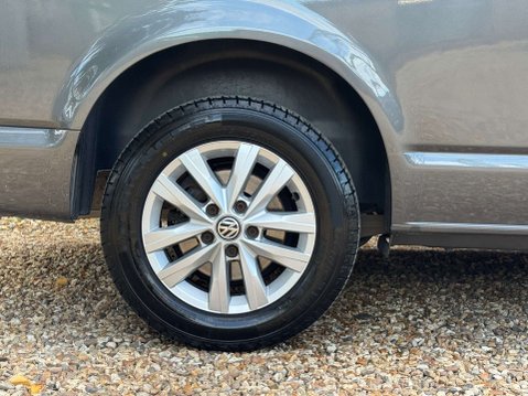 Volkswagen Transporter 2.0 Transporter T28 Highline TDI 17