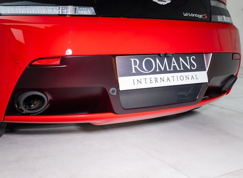 Aston Martin V12 Vantage S Roadster 43