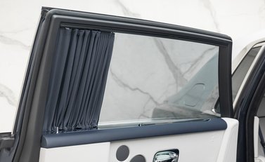 Rolls-Royce Phantom VIII EWB 32