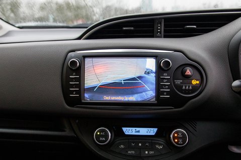 Toyota Yaris VVT-I ICON 28