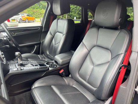 Porsche Macan 3.0 Macan S Semi-Auto 4WD 5dr 37