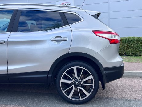 Nissan Qashqai 1.6 dCi Tekna 2WD Euro 6 (s/s) 5dr 7