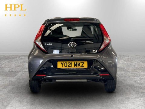 Toyota Aygo 1.0 VVT-i x-play Hatchback 5dr Petrol Manual Euro 6 (s/s) (71 ps) 6