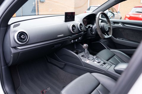 Audi RS3 2.5 RS 3 Sportback TFSI Quattro Semi-Auto 4WD 5dr 5