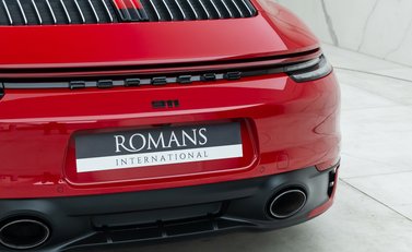 Porsche 911 Carrera 4 (992) 30