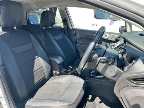Ford Fiesta TITANIUM 14