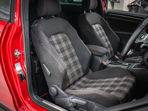 Volkswagen Golf 2.0 Golf GTi Semi-Auto 3dr 14