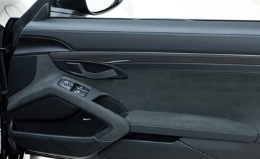 Porsche 718 Boxster Spyder 21