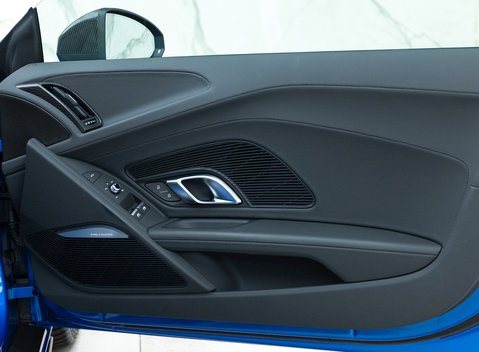 Audi R8 V10 Performance Carbon Black 17