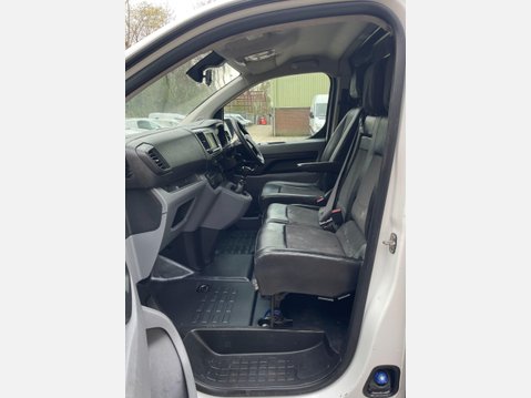 Vauxhall Vivaro 1.5 Turbo D 2900 Sportive L2 H1 Euro 6 (s/s) 5dr 35