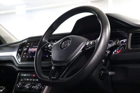 Volkswagen T-Roc DESIGN TSI 12