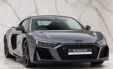 Audi R8 V10 Performance Carbon Black 2