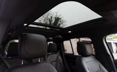 Land Rover Defender 110 X P400 13