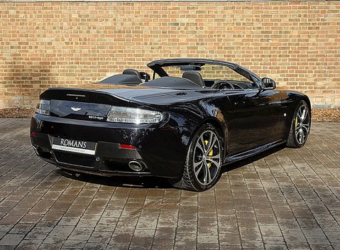 Aston Martin V12 Vantage Roadster 4