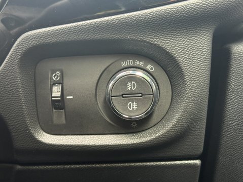 Vauxhall Corsa 50kWh Ultimate Hatchback 5dr Electric Auto (136 ps) 18