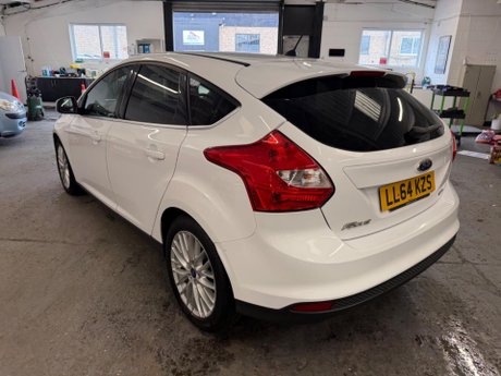 Ford Focus 1.0T EcoBoost Zetec Navigator Euro 5 (s/s) 5dr 4