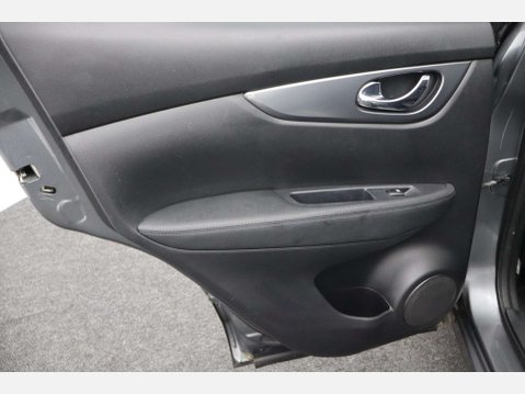 Nissan Qashqai 1.3 Qashqai Tekna DiG-T Semi-Auto 5dr 33