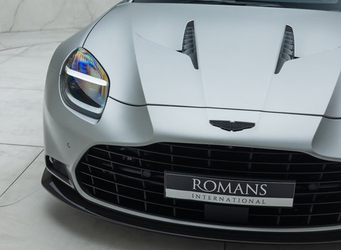 Aston Martin Vanquish V12 30