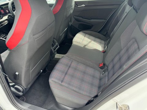 Volkswagen Golf GTI TSI DSG 44