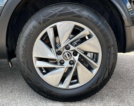 Nissan Qashqai 1.3 Qashqai Acenta Premium DiG-T MHEV CVT 5dr 13