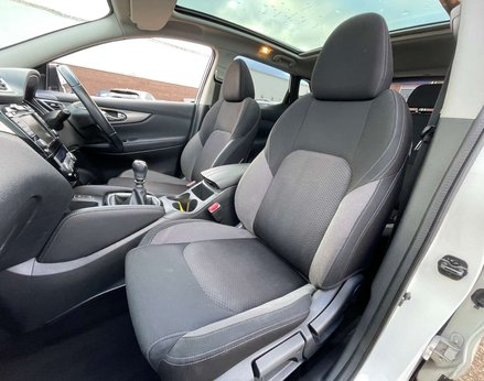 Nissan Qashqai 1.3 Qashqai N-Connecta DiG-T 5dr 57