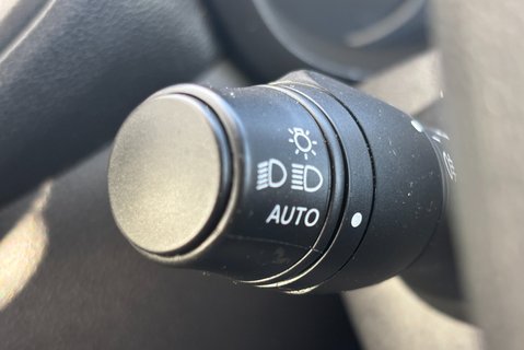 Renault Master ML35TW 130 ps dCi Business Tipper with Air Con / Tow Axle / Sat Nav 25