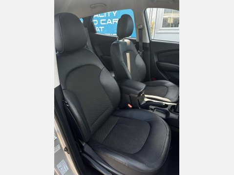 Hyundai ix35 1.7 CRDi SE SUV 5dr Diesel Manual Euro 5 (s/s) (115 ps) 9