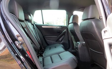 Volkswagen Golf R 12