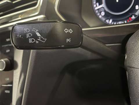 Volkswagen Tiguan 2.0 Tiguan R-Line TSi BlueMotion Technology 4Motion DSG 4WD 5dr 17