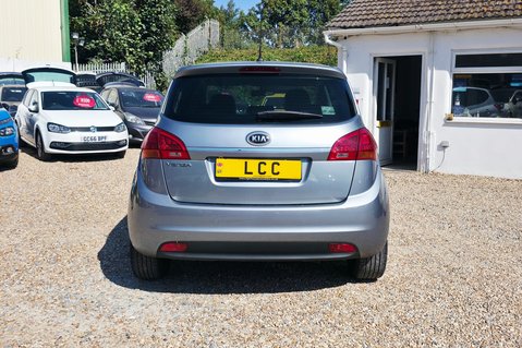 Kia Venga 3.. AUTOMATIC.. 1 PREVIOUS KEEPER.. 7 MAIN DEALER SERVICES.. STUNNING 10