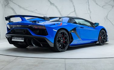 Lamborghini Aventador LP 770-4 SVJ ROADSTER 5