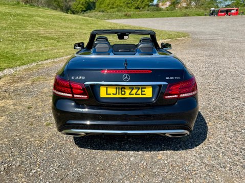 Mercedes-Benz E Class E220 BLUETEC AMG LINE 17