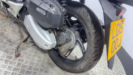 Honda PCX 2015 WW SPARES OR REPAIR PROJECT LEARNER SCOOTER 125CC BIKE 9