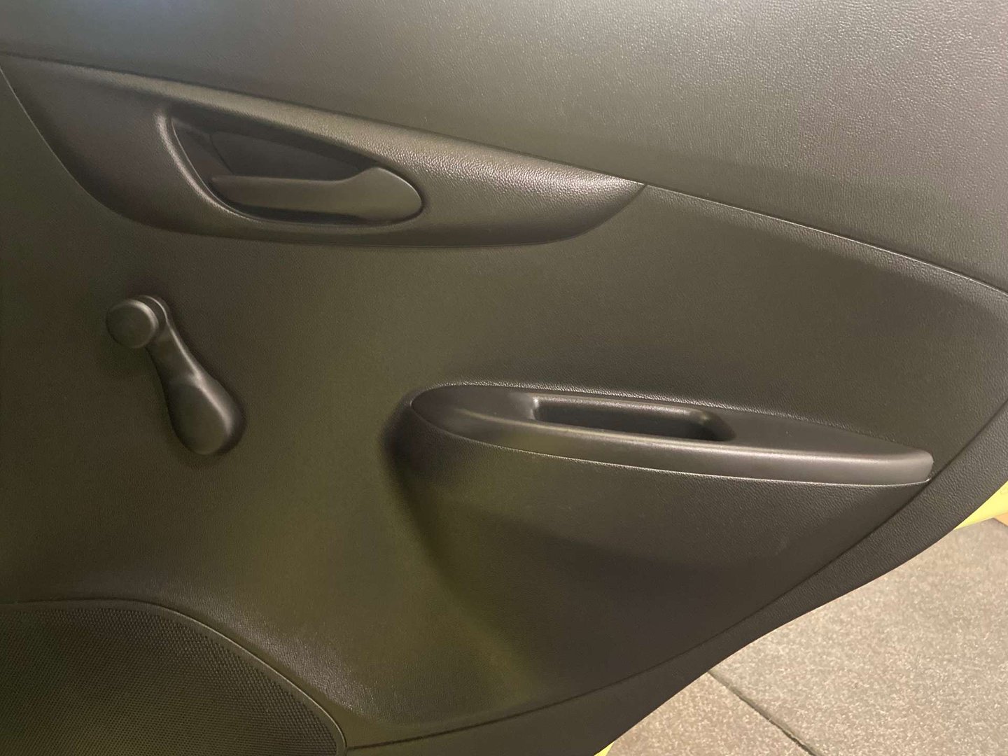 2018 Vauxhall Viva — image 25