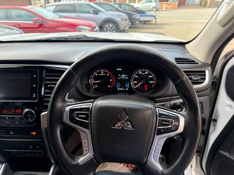 Mitsubishi L200 DI-D WARRIOR DCB 14