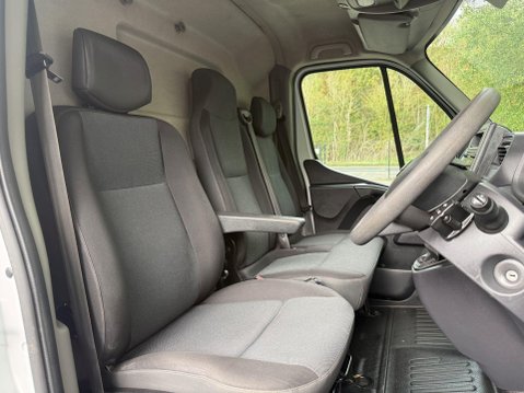 Nissan NV400 DCI TEKNA L2H2 17