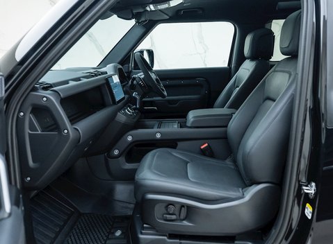 Land Rover Defender 90 V8 14