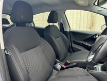 Peugeot 208 1.5 BlueHDi Tech Edition Hatchback 5dr Diesel Manual Euro 6 (s/s) (100 ps) 11
